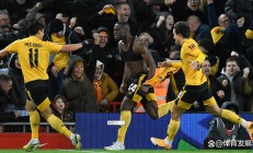 九游游戏-包含利物浦客场胜斯旺西，保持不败纪录的词条