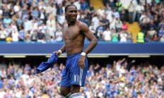 九游娱乐网站-恩比德关键一球定乾坤，勇士团队火力击溃公牛