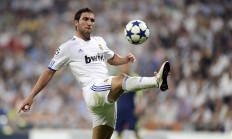 九游娱乐-森林狼完胜篮网，拉文完成自我救赎，从质疑到重生的华丽转身