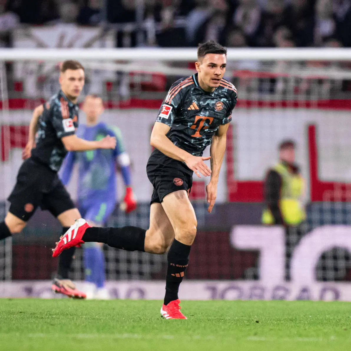 弗赖堡惨遭绝杀，德国足球联赛抢分战告负的简单介绍