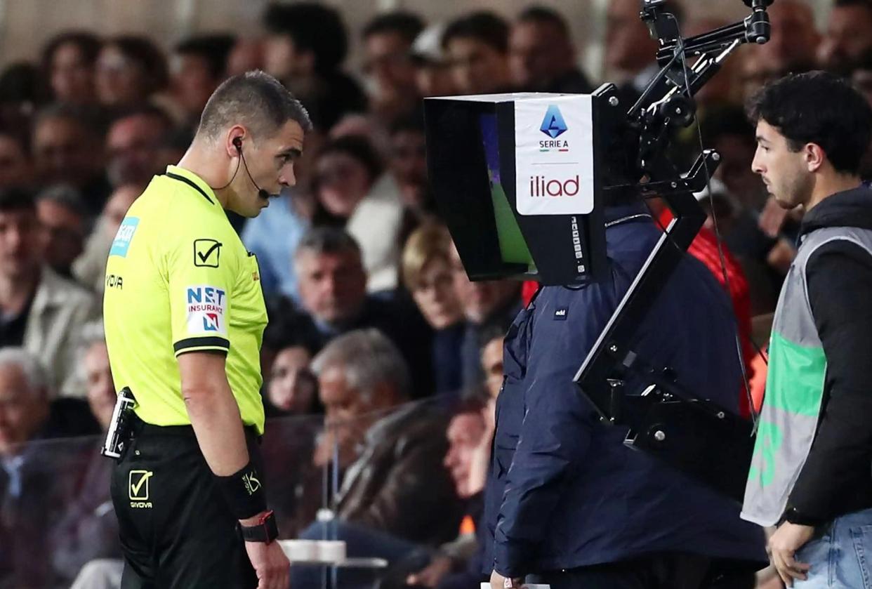 意甲前四争夺激烈，胜者走向欧冠之路的简单介绍