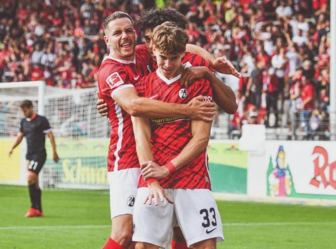 关于弗赖堡球队合作默契逆转比分获胜的信息