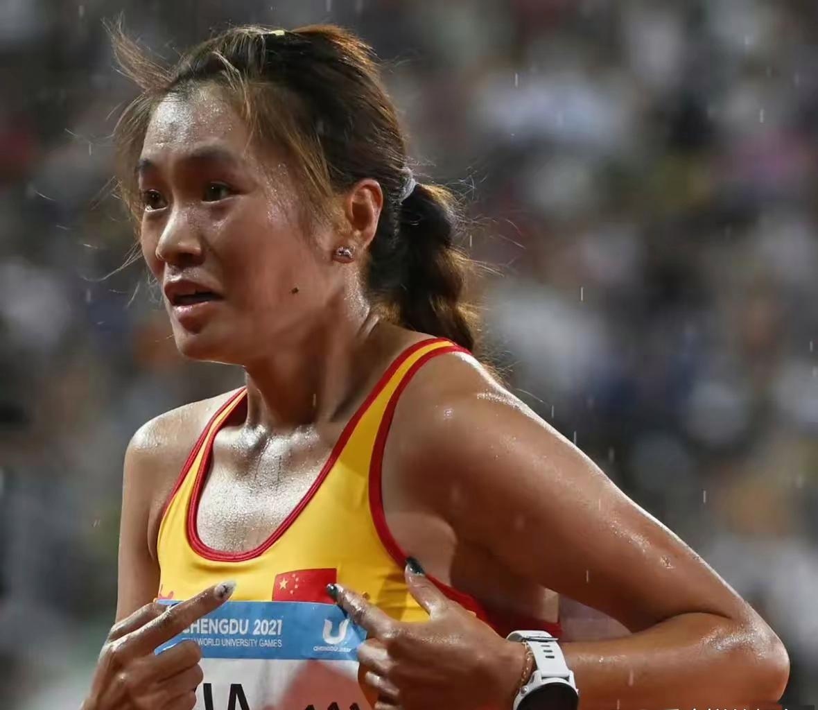 包含运动员用汗水和努力成就辉煌，令人钦佩的词条