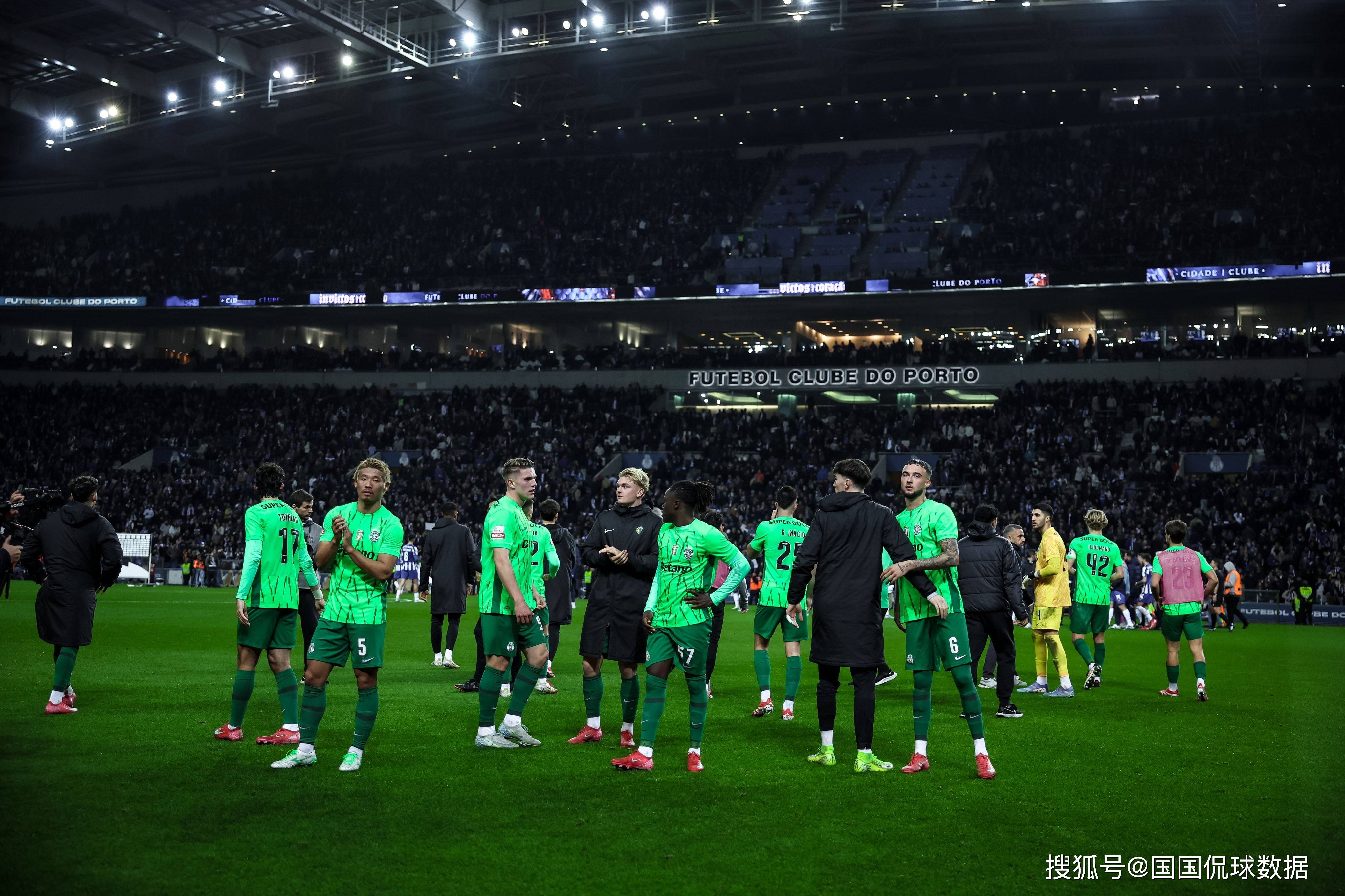 欧冠焦点大战,球迷热议战绩 欧冠焦点大战,球迷热议战绩