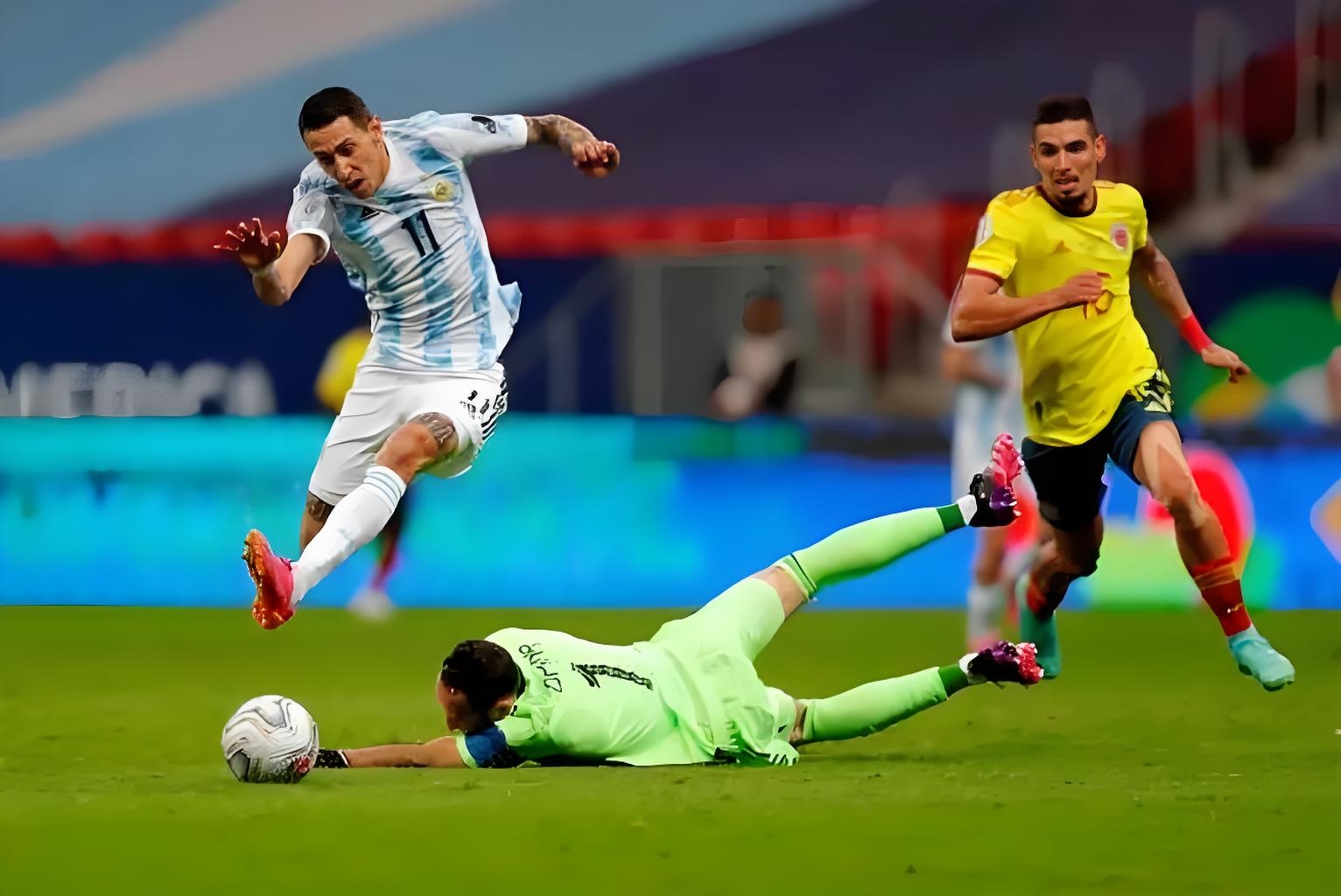 阿根廷队击败巴西队,晋级南美洲杯决赛! 阿根廷队击败巴西队,晋级南美洲杯决赛!