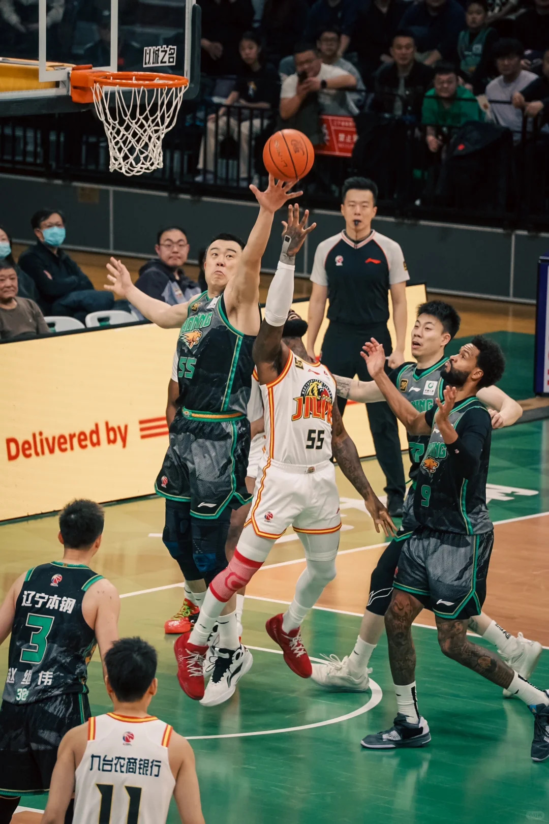 包含辽宁队鏖战雄鹿,德罗赞点燃赛场的词条 包含辽宁队鏖战雄鹿,德罗赞点燃赛场的词条