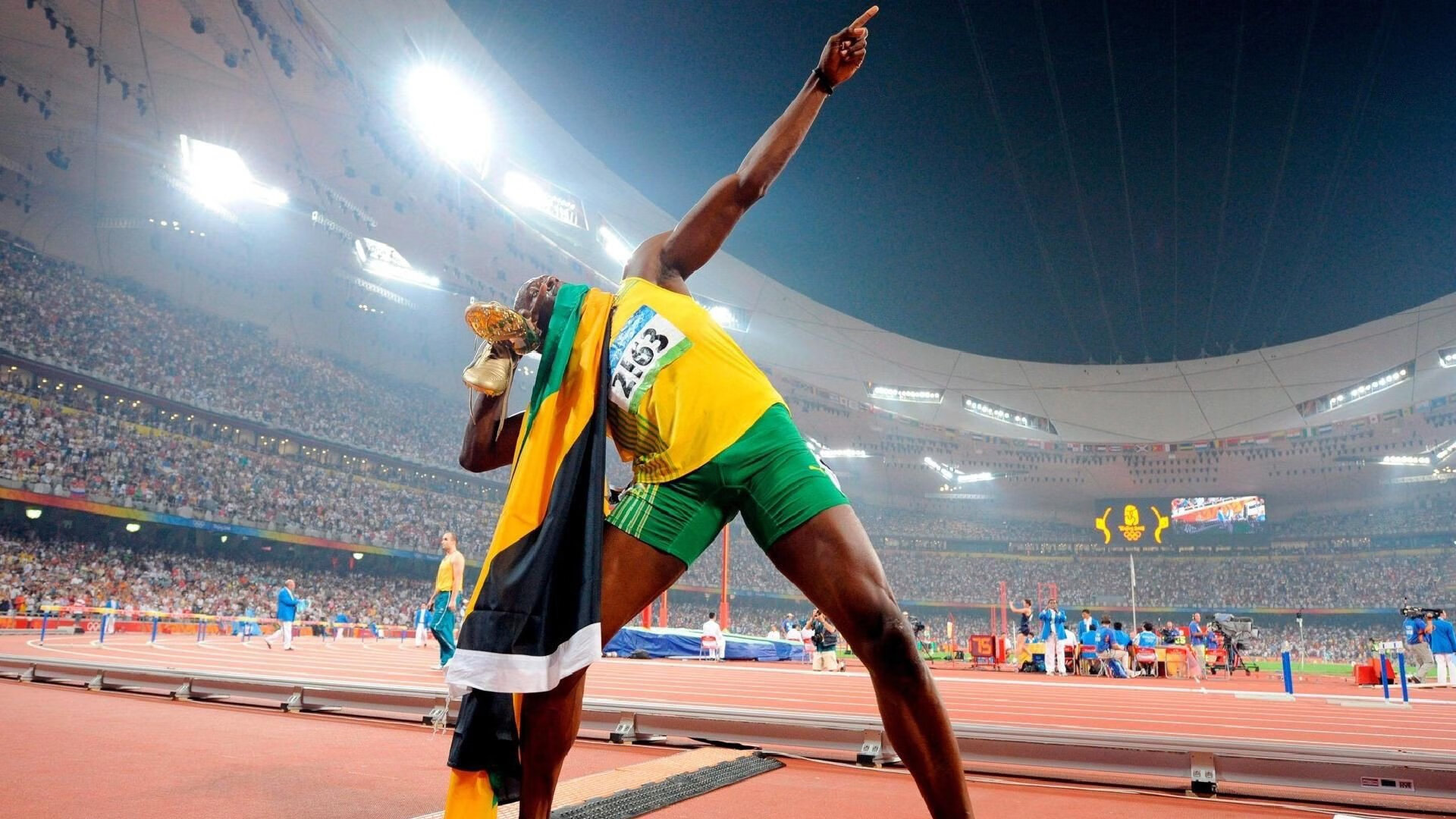 突尼斯收割亚特兰大，奥斯梅恩在欧冠决赛的传奇接管