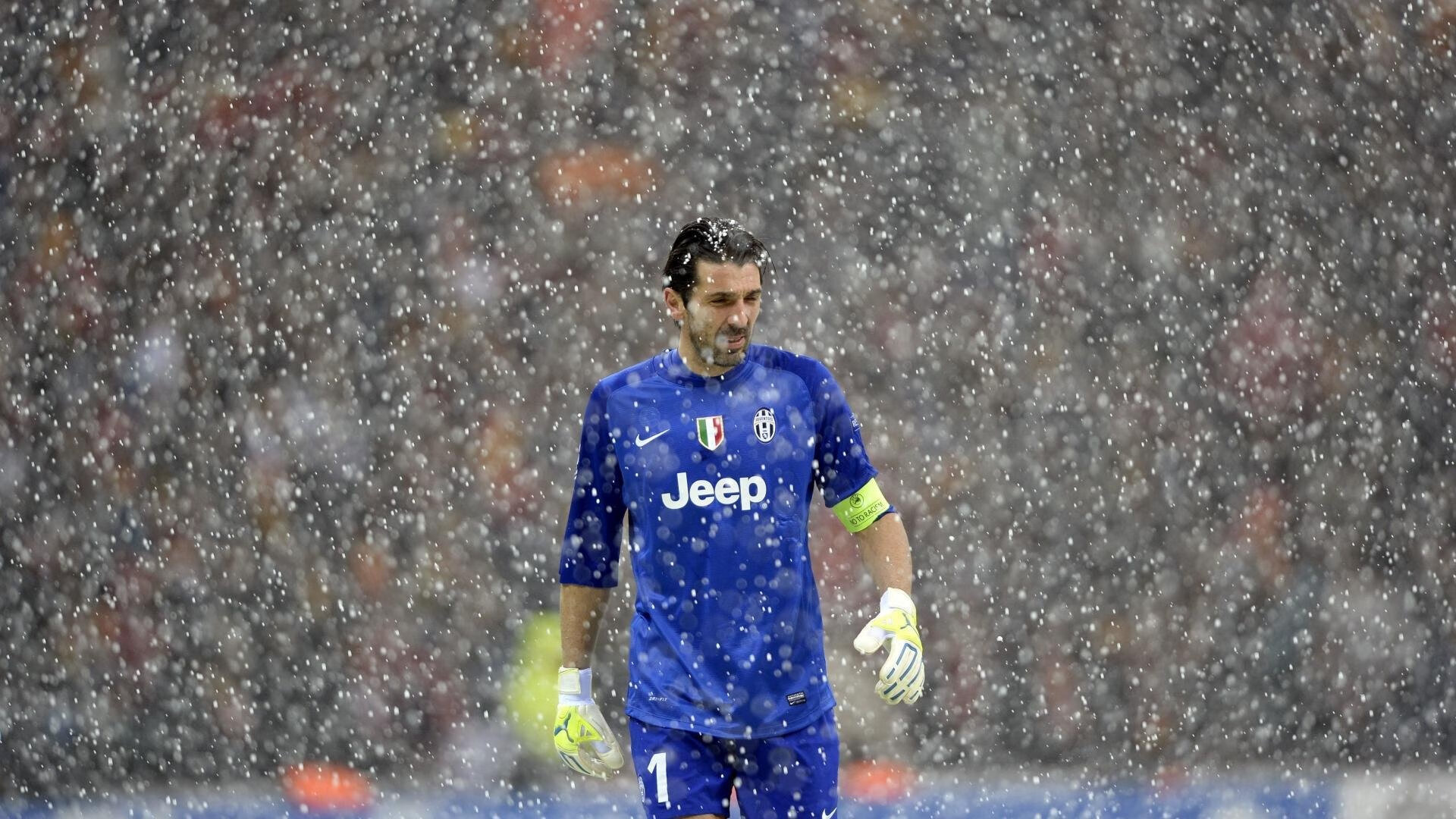 赛道上的逆转,佩雷兹关键制胜,阿斯顿马丁如何碾压迈凯伦