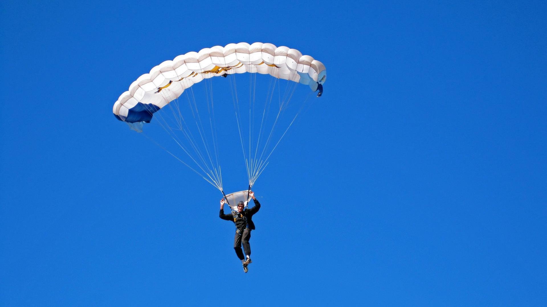 张继科扛起全队,瑞典队力克日本队背后的唯一性启示