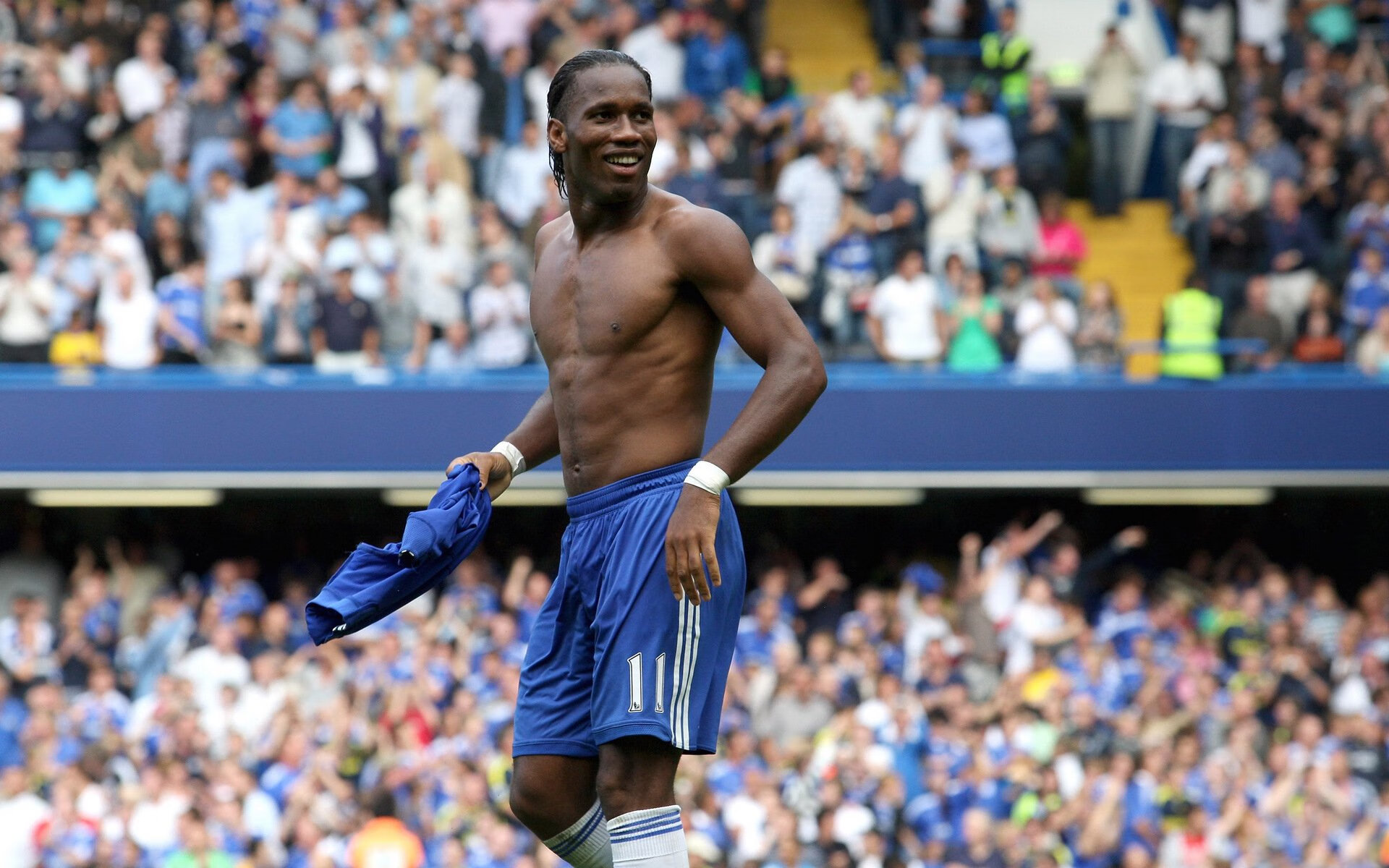 贝尔格莱德的南看台没有奇迹,当塞尔维亚的钢铁洪流碾过东南亚之虎,奥斯梅恩用一场压制性胜利为2026划下冷酷注脚